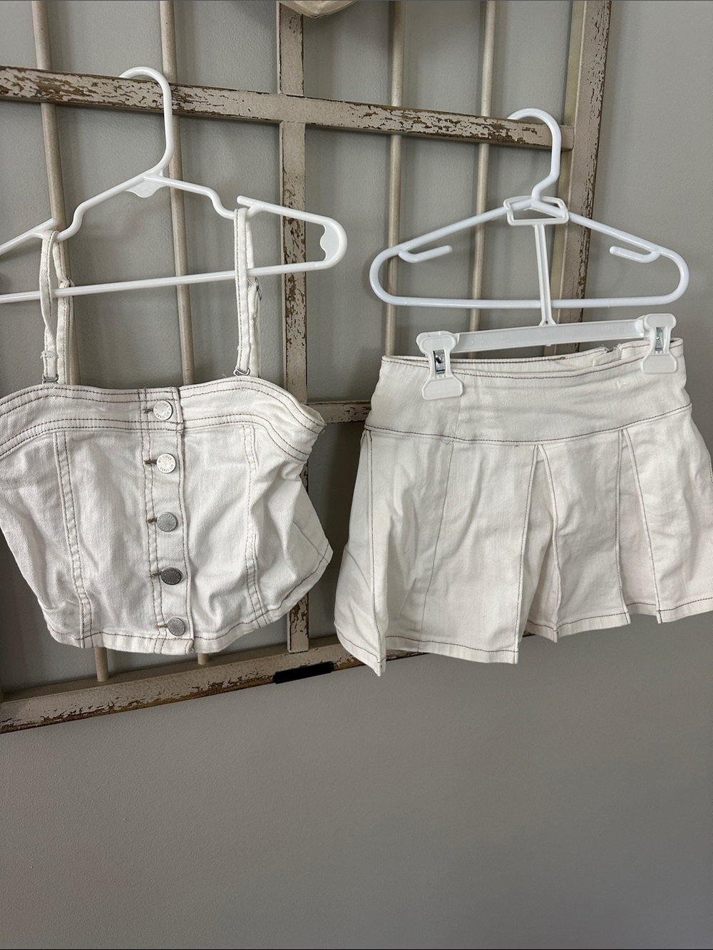 art class Cream Button Front Crop Top & Pleated Skort Set
